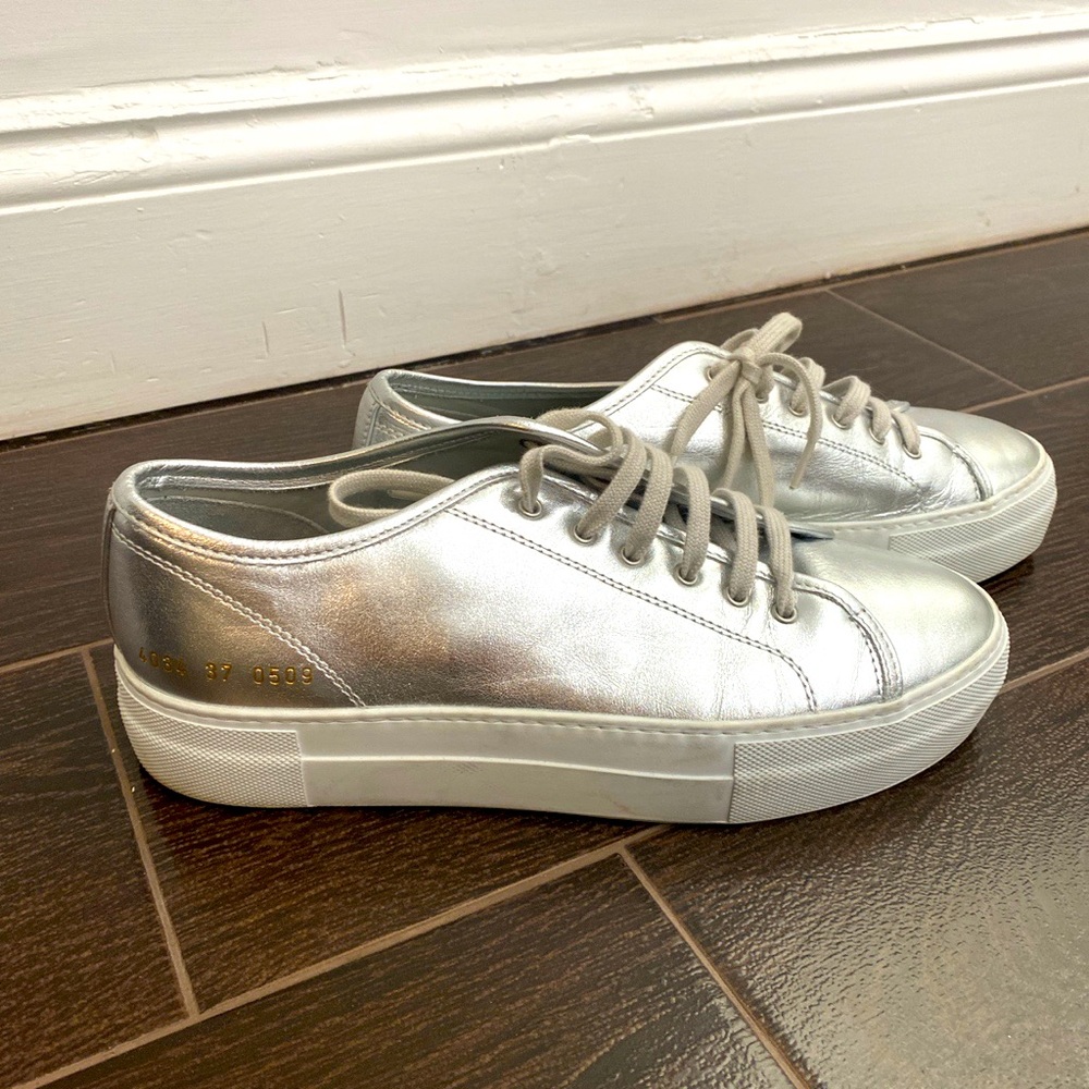 Common project silver sneaker